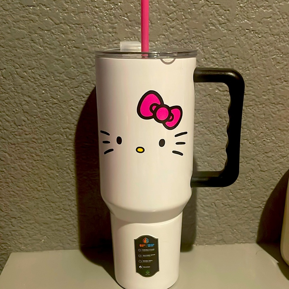 Hello kitty tumbler